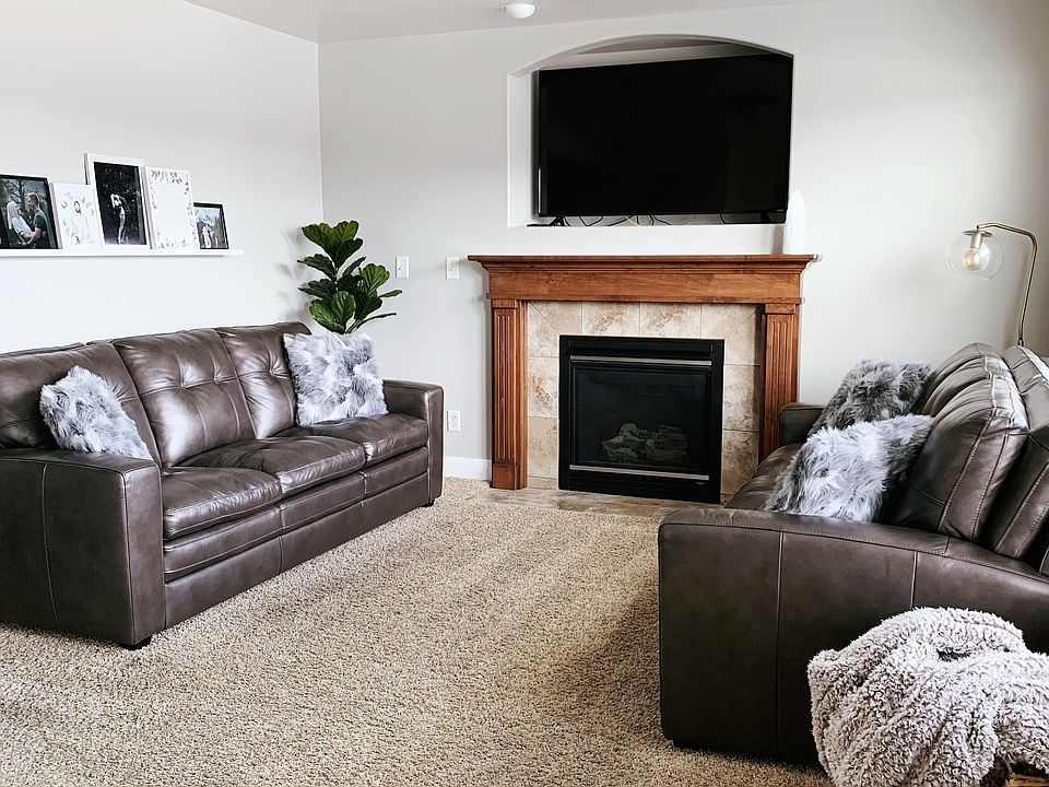 1st image of 529 W Bountiful Way