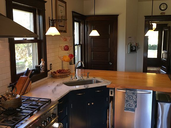 Kitchen-butcher block/marble