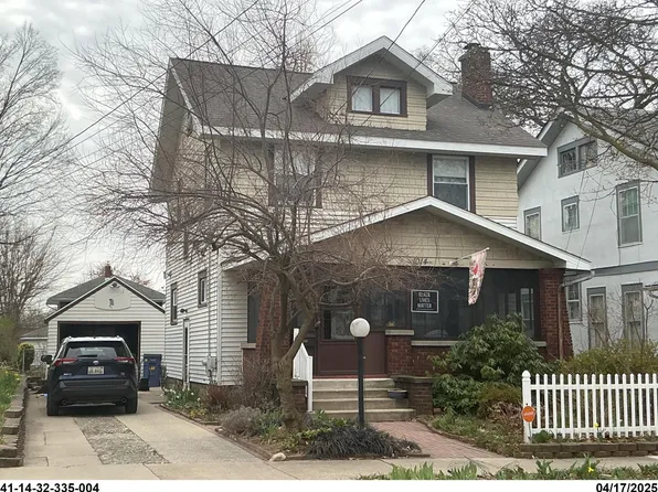 1014 Watkins St SE, Grand Rapids, MI 49507