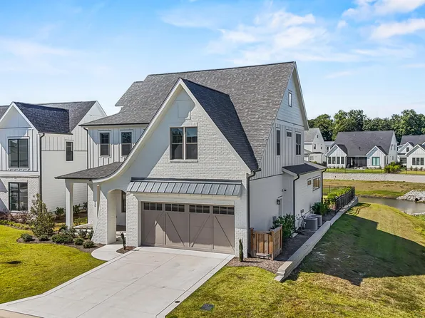 636 Waterstone Drive, Wilmington, NC 28411