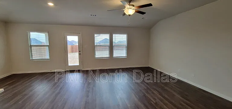 2633 Oneida Ln — Photo 29