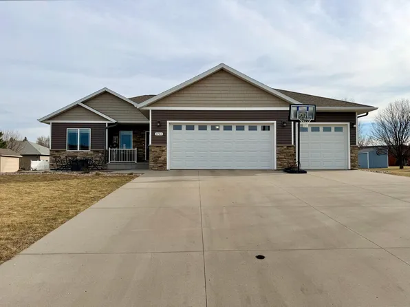 1781 Donavon Dr, Worthington, MN 56187