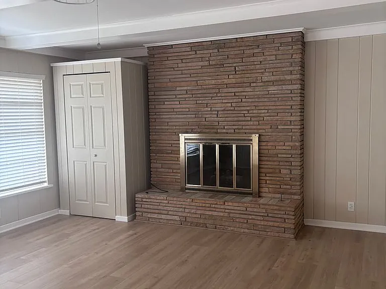 1404 Melrose Dr — Photo 37