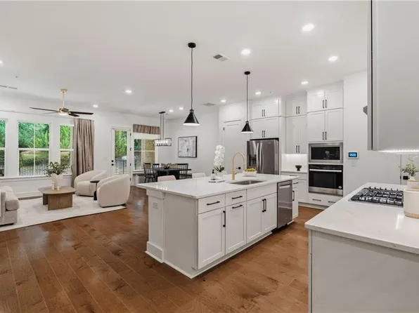 1040 Harper Dr, Roswell, GA 30076