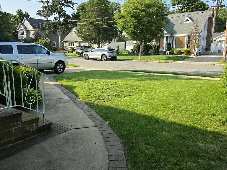 Starke Ave — Photo 20