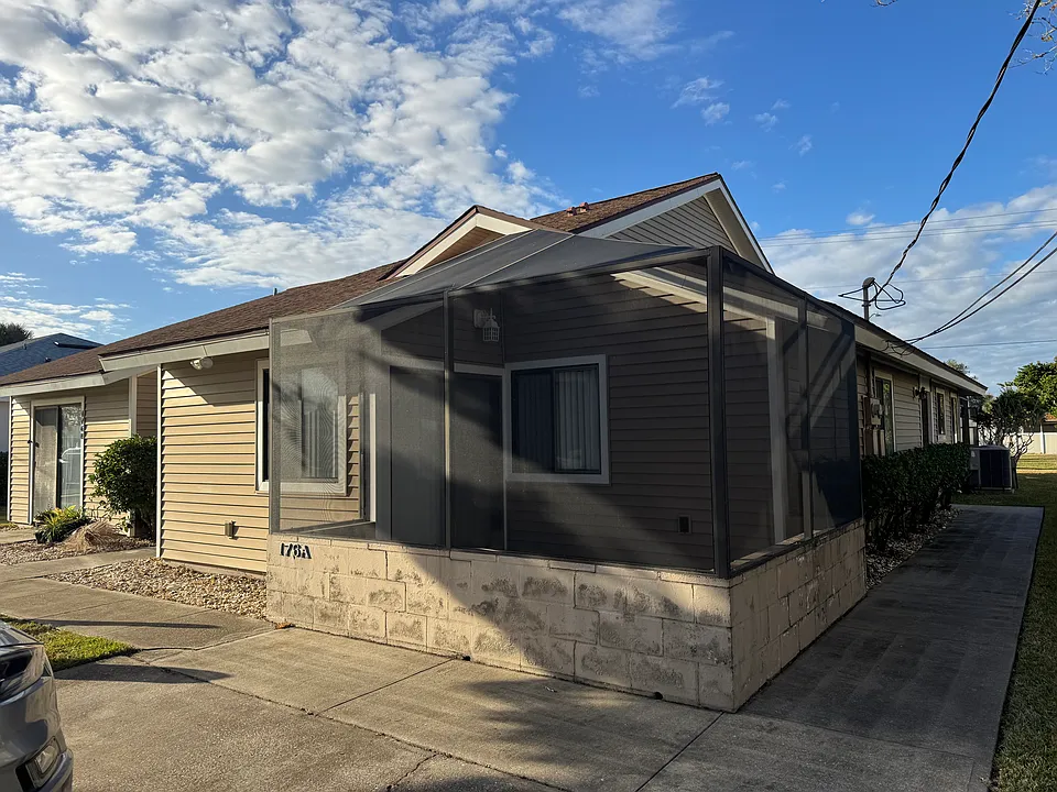 Front lanai