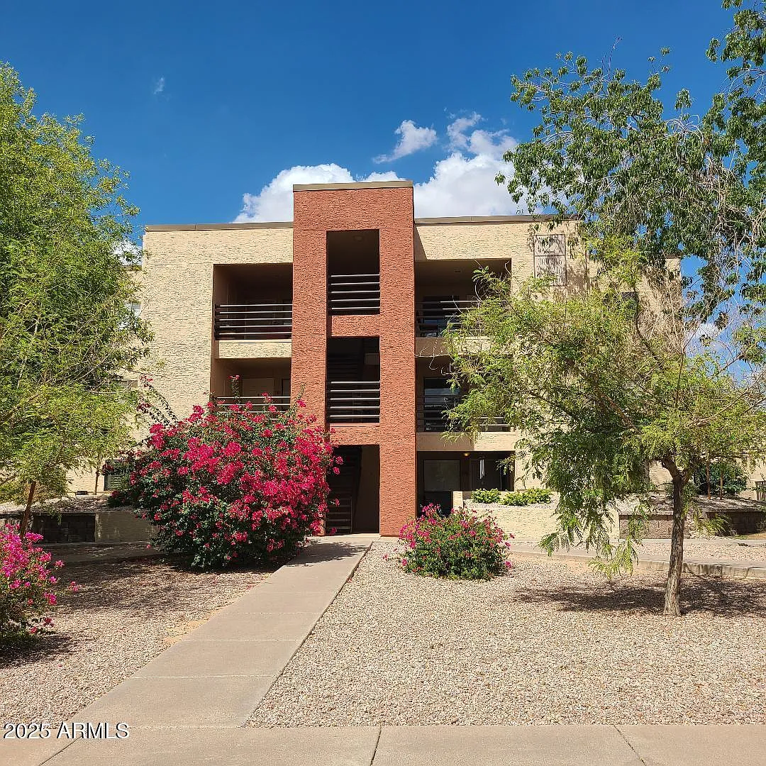 1 bed, 790 sqft, $1,195 — Photo 2