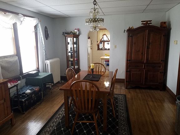 3rd image of 1917 N Broadway St