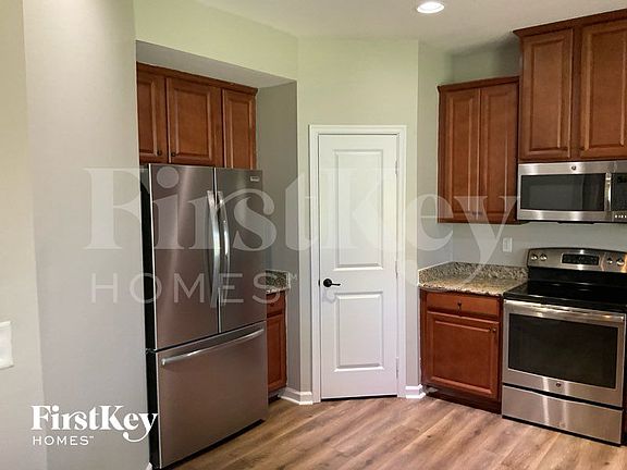 5th image of 4313 Roundwood Ct