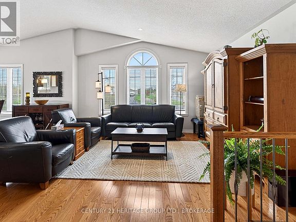 4th image of 5212 Colebrook Rd