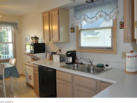 4th image of 598 Thornberry Ln