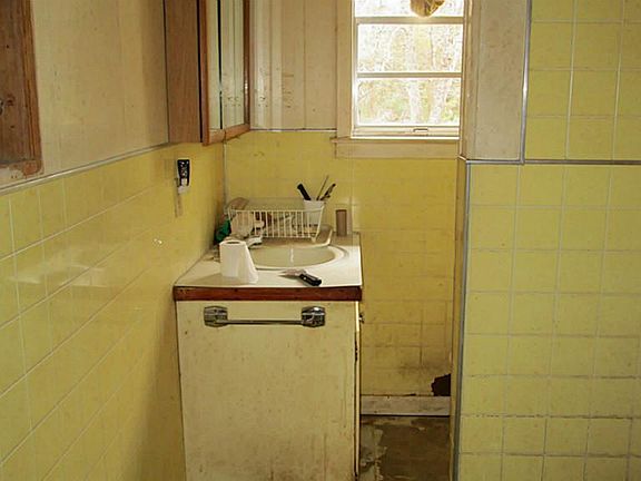 5th image of 5557 Esterwood Dr