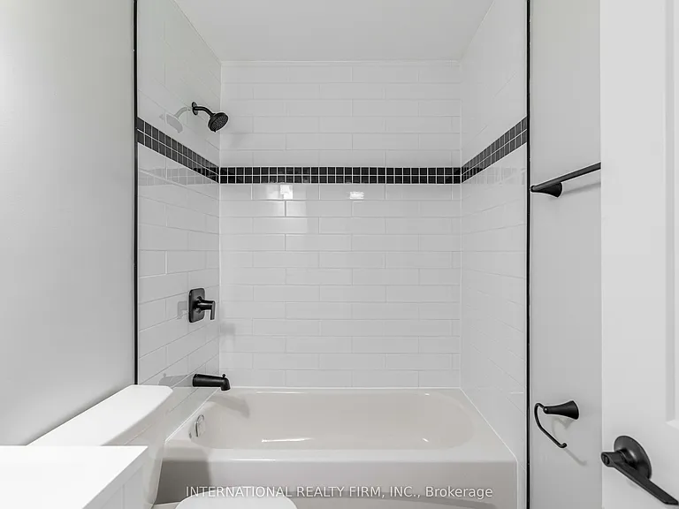1284 Gramercy Park Pl — Photo 19