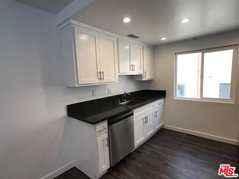 601 N Normandie Ave #5 — Photo 2
