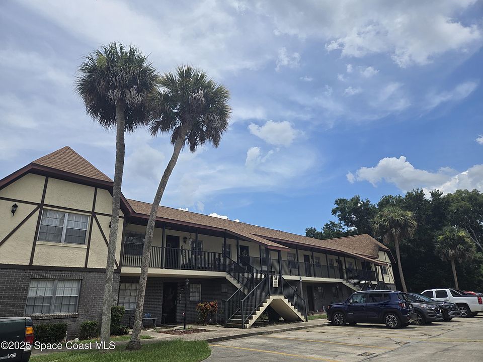 1st image of 3081 Sir Hamilton Cir #10