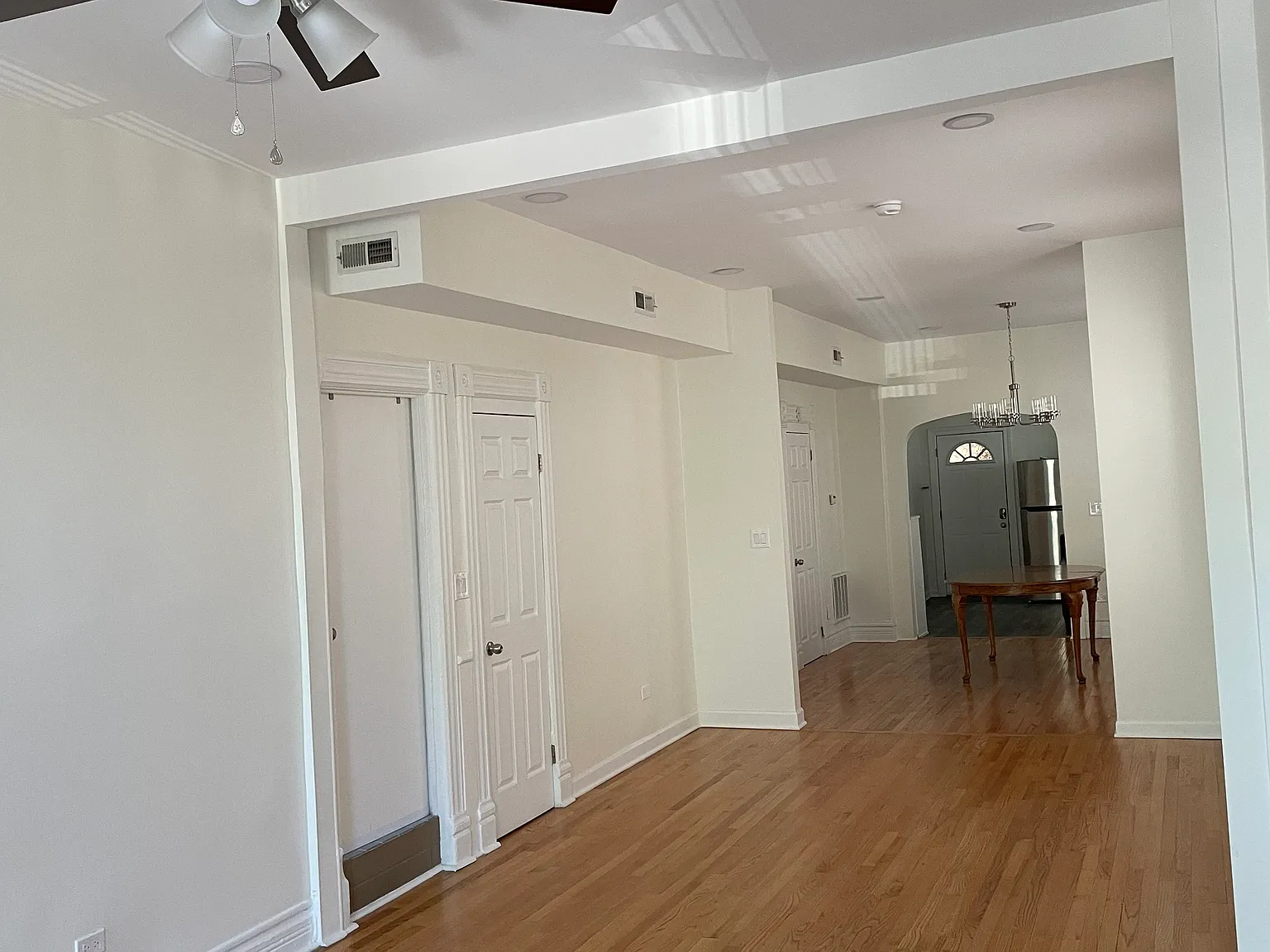 2 bed, 1350 sqft, $2,400 — Photo 3