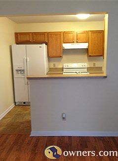 Open concept kitchen/dining