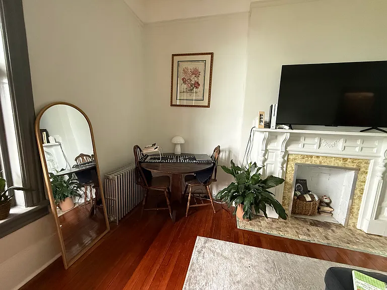 286 Grand St #3R — Photo 8