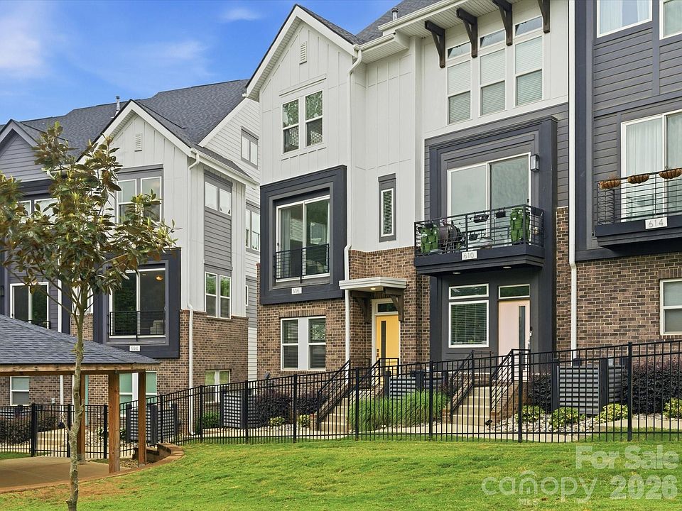 1st image of 606 W End Dr