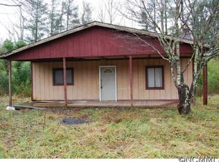 315 Huggins Rd, Zirconia, NC 28790