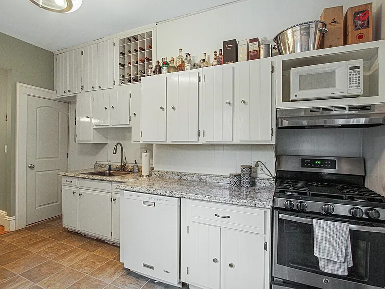 51 Emerson St — Photo 9