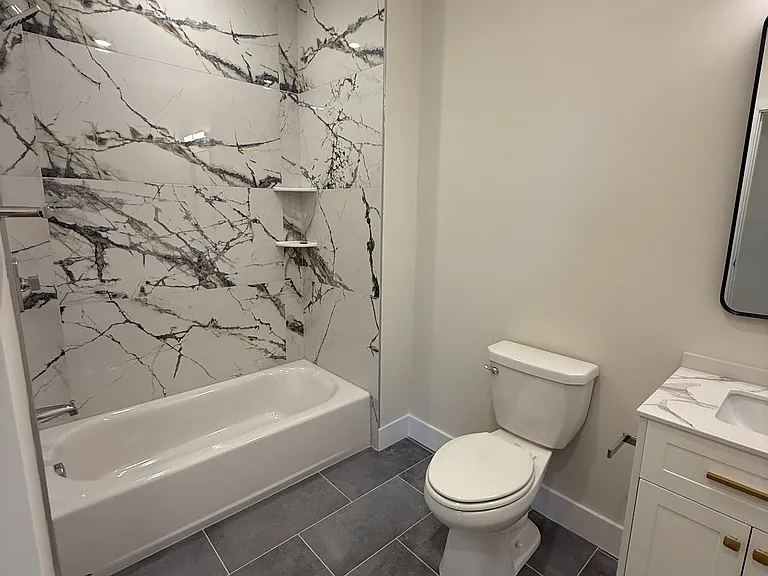 476 Warren St #204 — Photo 8