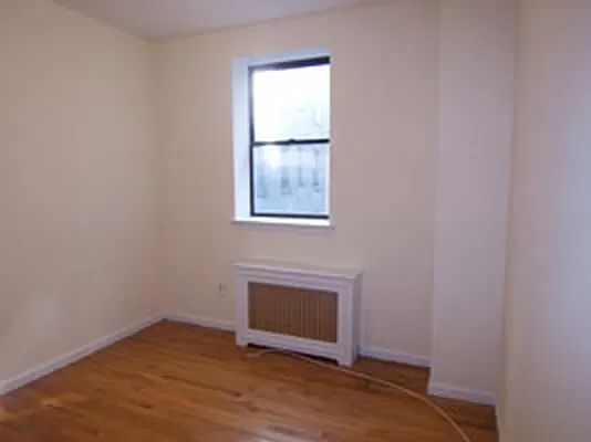 5th image of 203 W 84th St APT 3B