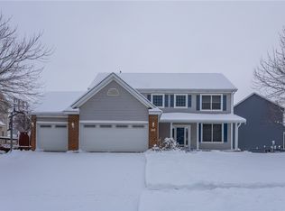 738 77th St, West Des Moines, IA 50266