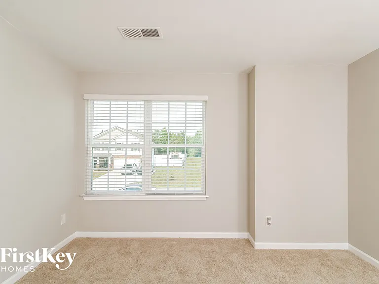 227 Sawyer Ln — Photo 8