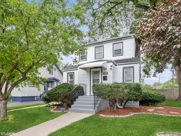 8855 S Mozart Ave, Evergreen Park, IL 60805