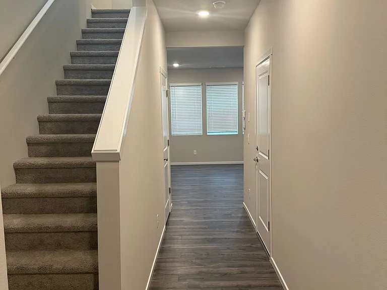1441 SW Fielder Pl — Photo 8