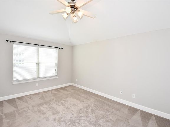 5th image of 3620 Main Plaza Dr