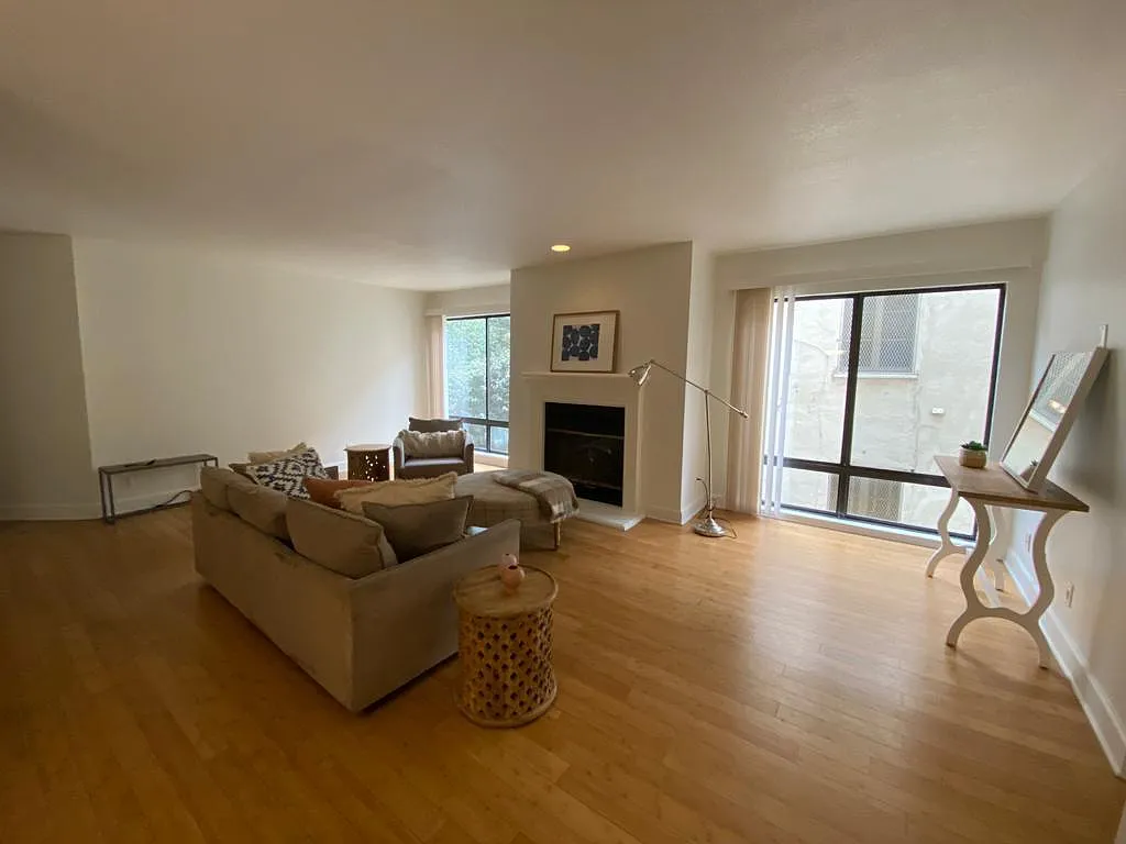 1633 S Bentley Ave — Photo 4