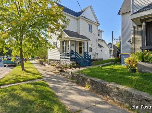 731 1st St NW, Grand Rapids, MI 49504