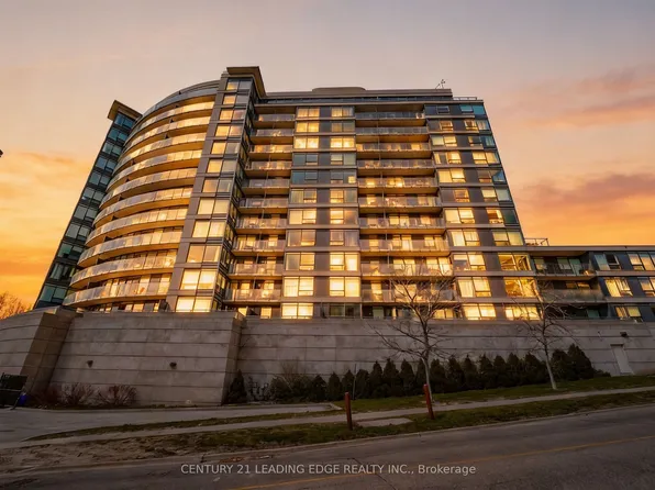 18 Valley Woods Rd #413, Toronto, ON M3A 0A1