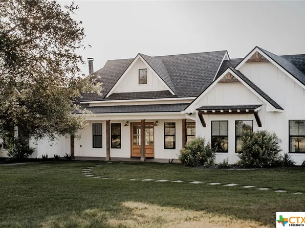 3150 Matthew Adams Rd, Yoakum, TX 77995