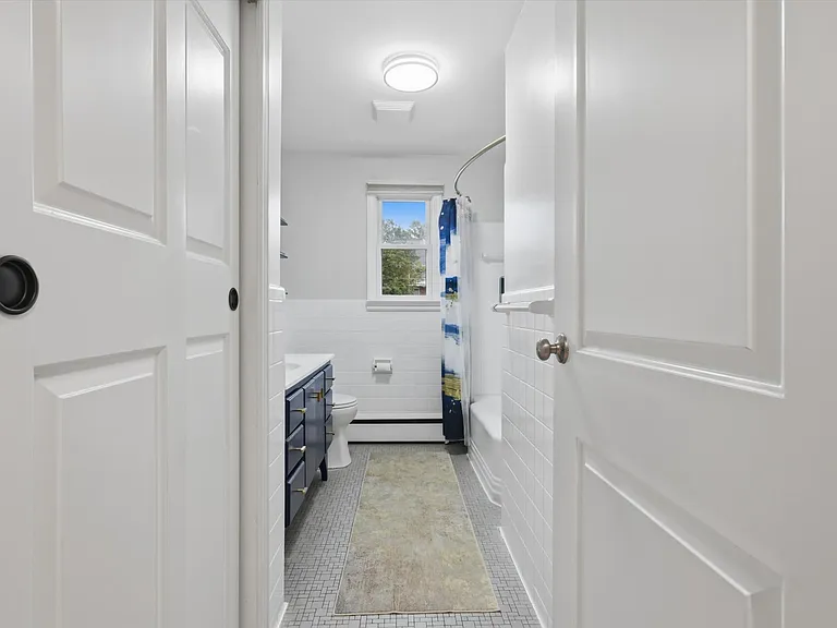 9 Linden Blvd — Photo 17
