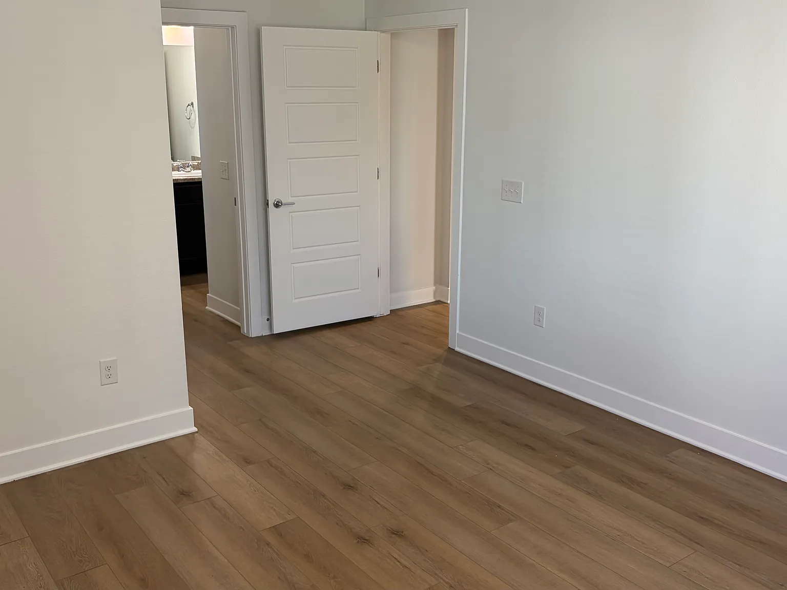 2 bed, 1109 sqft, $1,995 — Photo 2