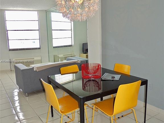 4th image of 710 Washington Ave APT 522