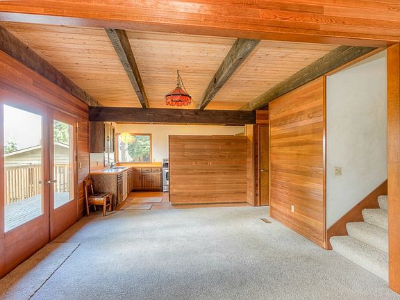 3rd image of 10760 NE Bill Point Dr