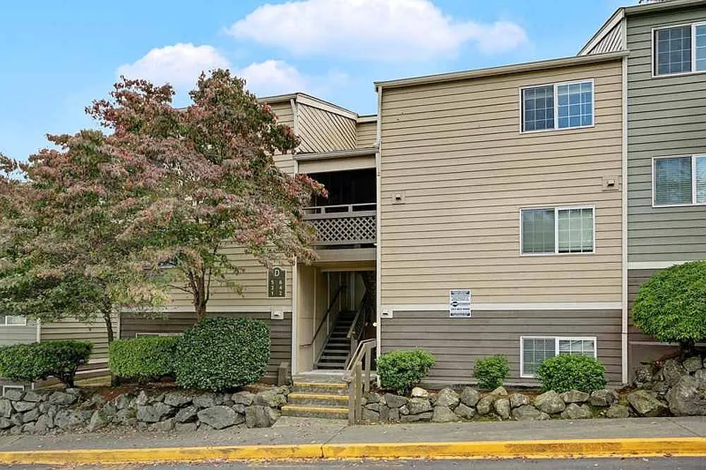 Delridge Crossing Apartments — Photo 3