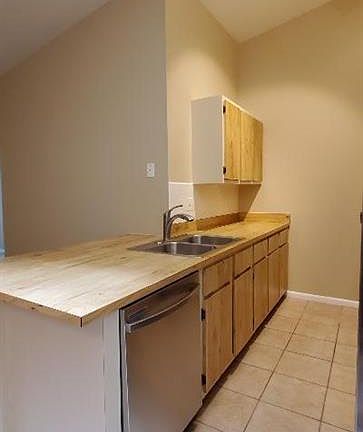 4th image of 812 SW 47th Ter APT 106