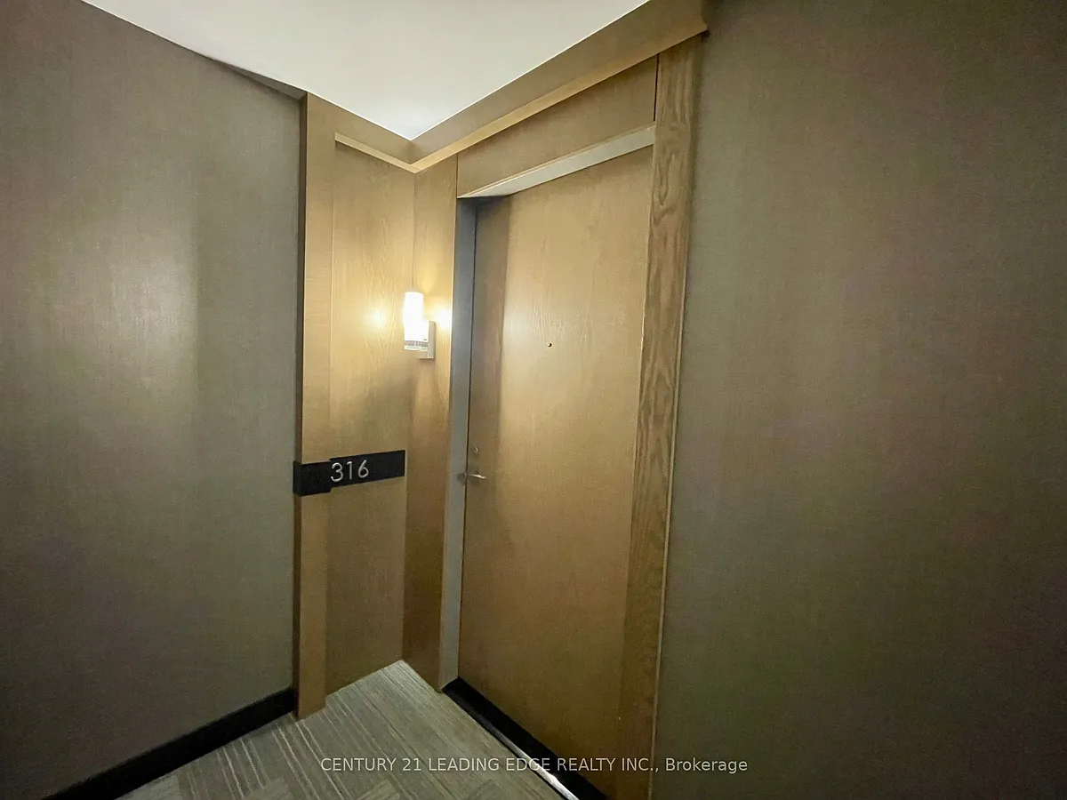 Building Photo - 18 Uptown Dr #316