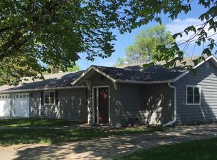911 S Pennsylvania Ave, Platte, SD 57369
