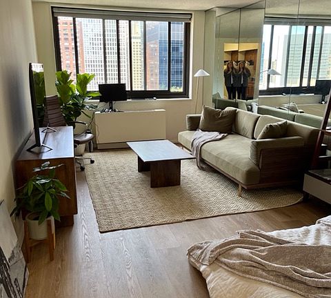2nd image of 347 W 57th St APT 25BB