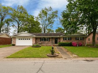 2122 W Tulsa St, Siloam Springs, AR 72761