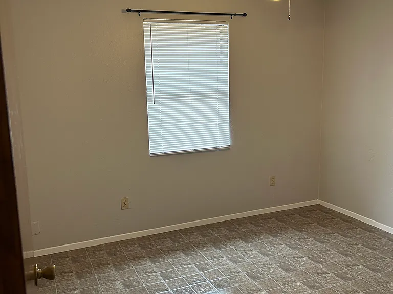 905 N Bishop St — Photo 15