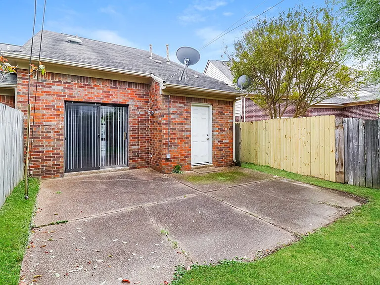 1611 Oaken Bucket Dr — Photo 23