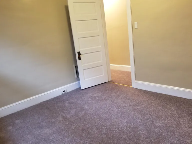 525 E Laurel St — Photo 9