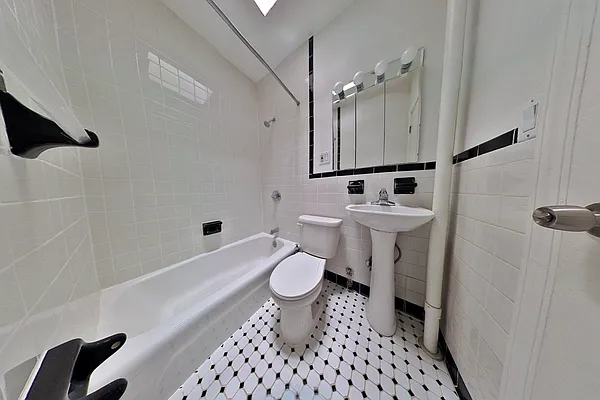 Rented by CitySites Real Estate Group | media 25